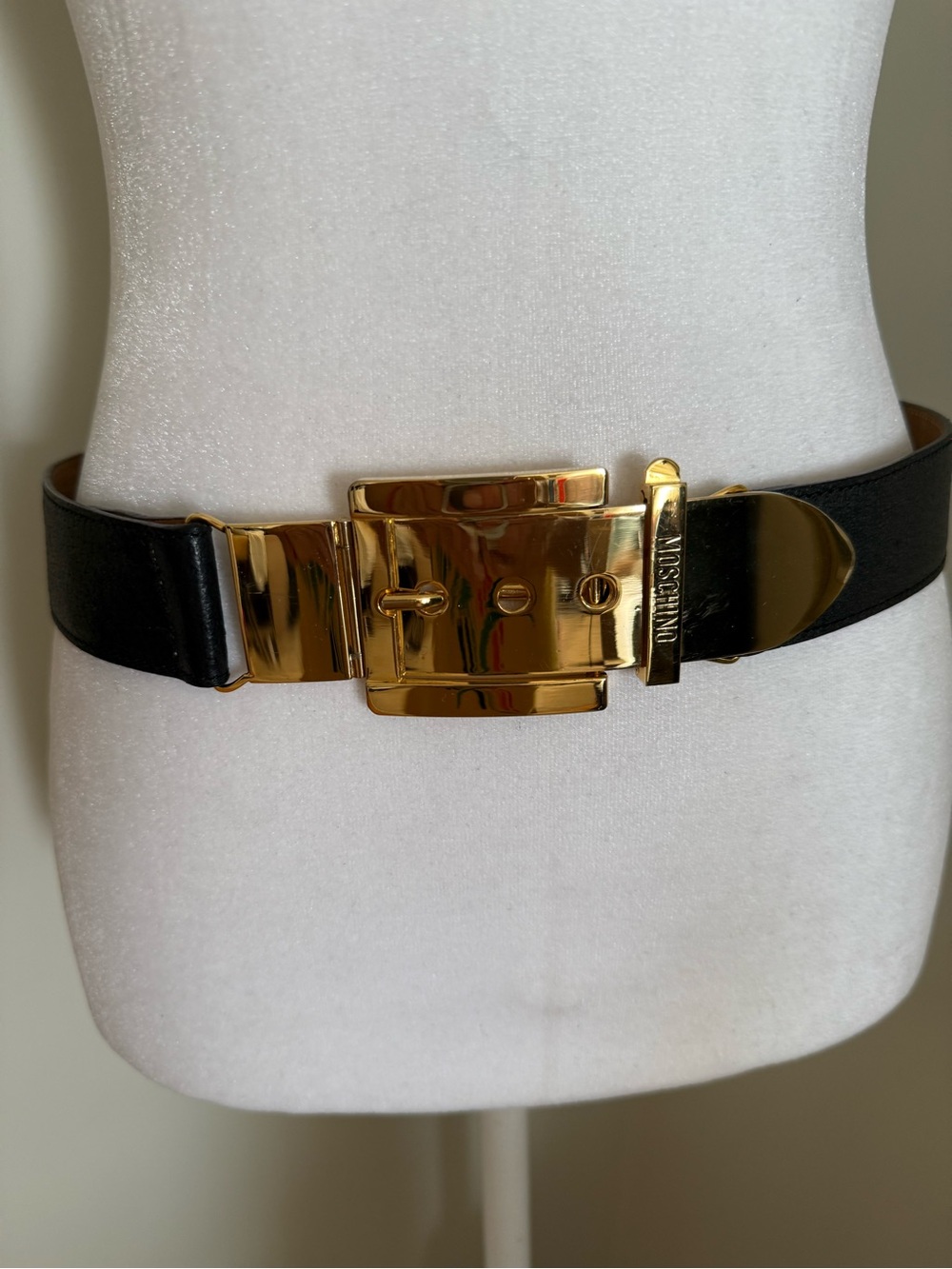 AUTHENTIC MOSCHINO Vintage90s black leather Belt Gold-Tone buckle closure size L